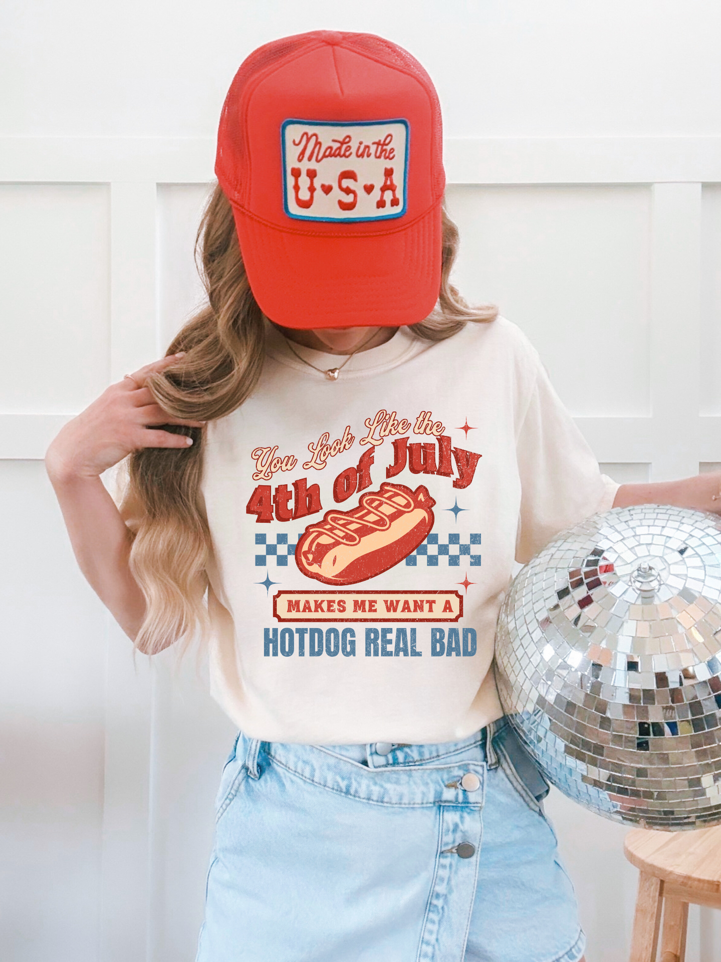 Makes Me Want A Hot Dog Graphic Tee