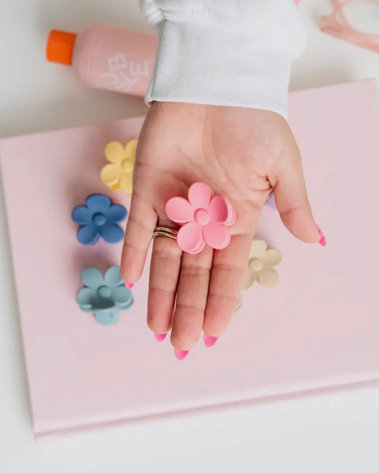 Mini Flower Claw Clips