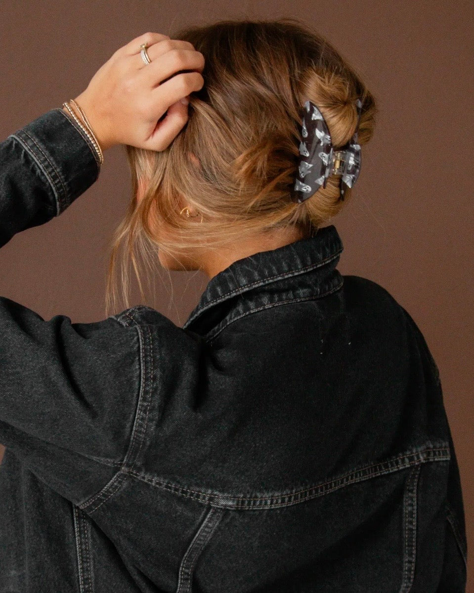 Ghostly Claw Clip (Pre-Order)